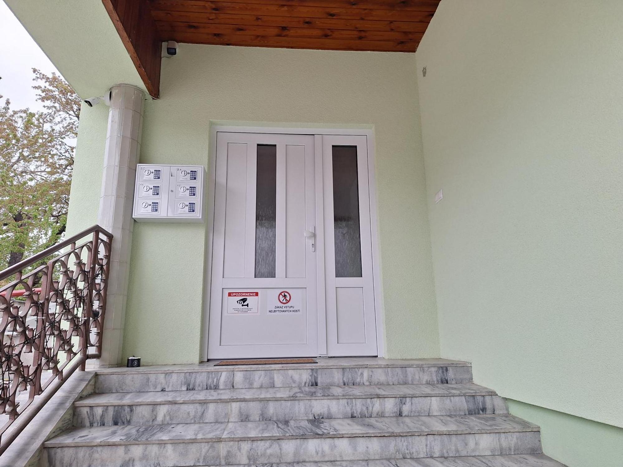 Apartmanovy Dom Stummerova Topoľcany Bagian luar foto